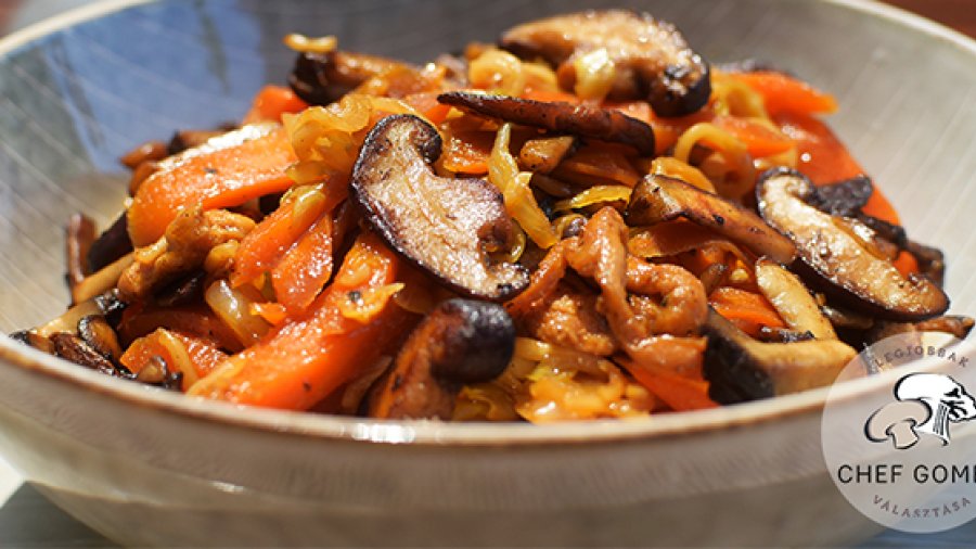 Kínai pirított tészta gombával